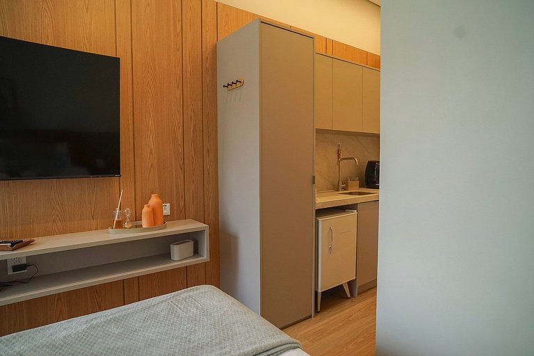 Belíssimo studio C/cama queen ao lado do Mackenzie