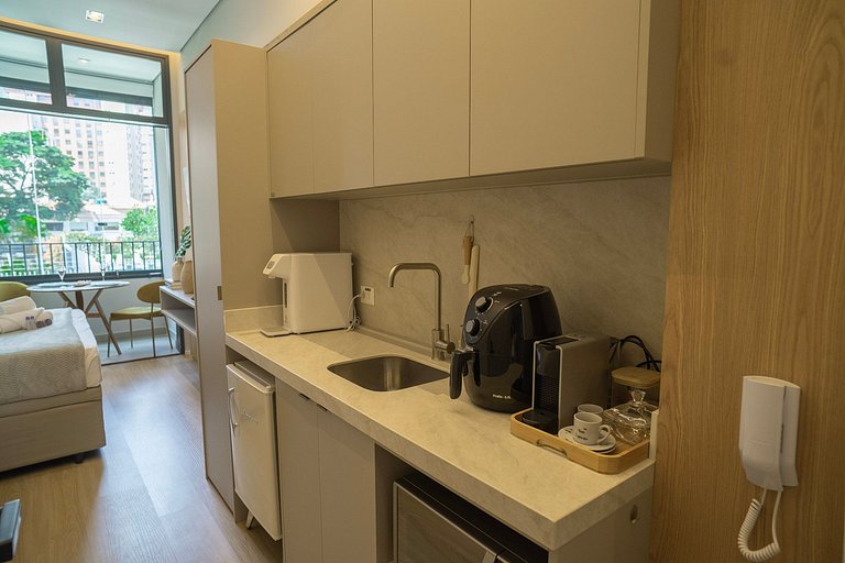 Belíssimo studio C/cama queen ao lado do Mackenzie