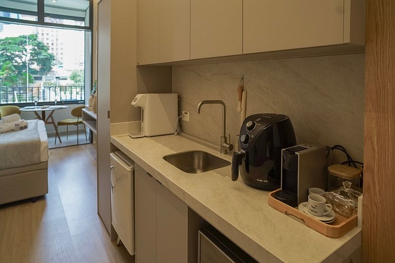 Belíssimo studio C/cama queen ao lado do Mackenzie