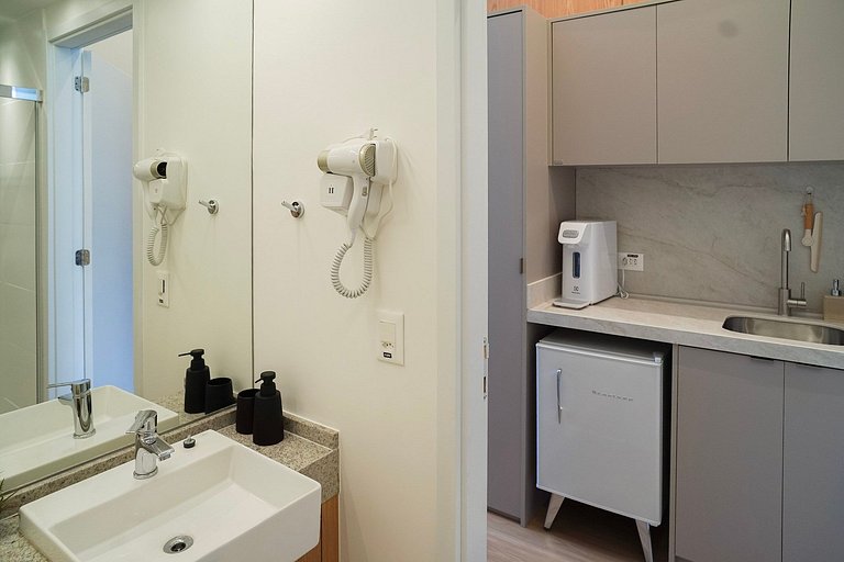 Belíssimo studio C/cama queen ao lado do Mackenzie