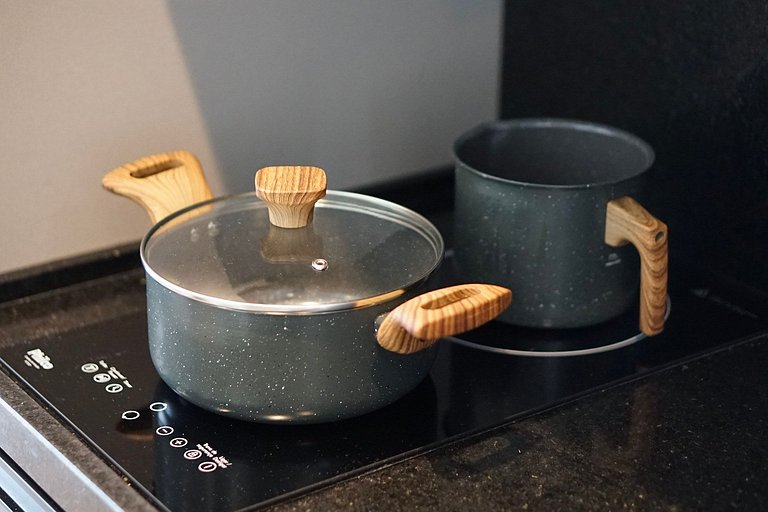 Studio com C/vaga e ampla varanda em Pinheiros