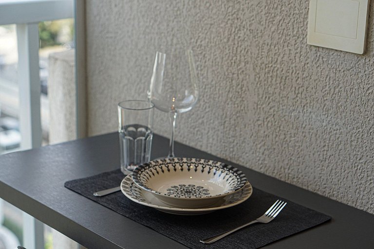 Studio com C/vaga e ampla varanda em Pinheiros