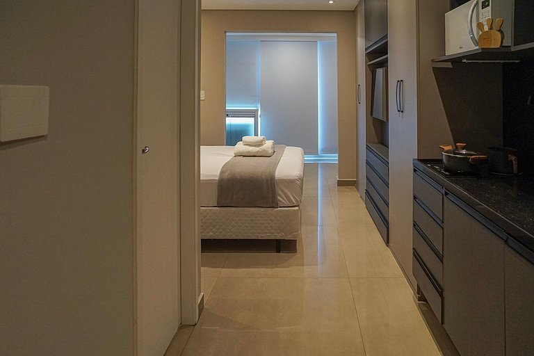 Studio com C/vaga e ampla varanda em Pinheiros