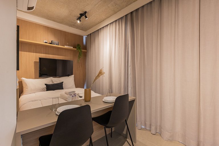 Studio com varanda na Alameda Itu