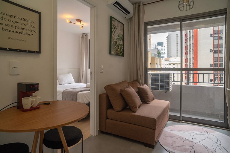 Belo apartamento na Av. Santo Amaro