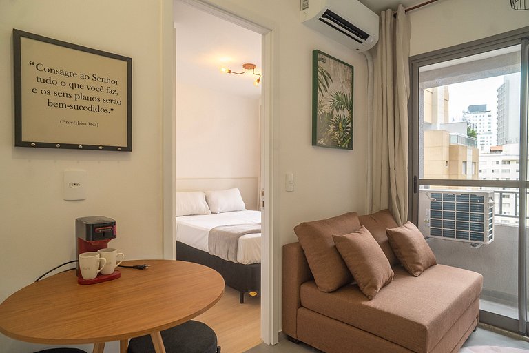 Belo apartamento na Av. Santo Amaro