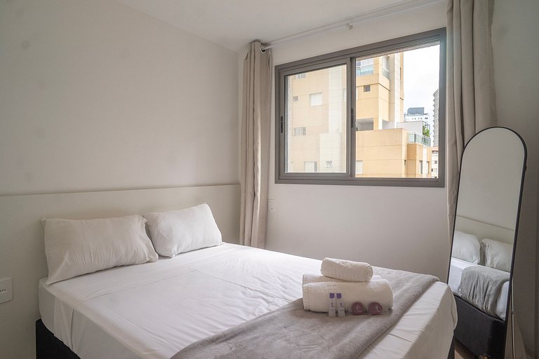Belo apartamento na Av. Santo Amaro