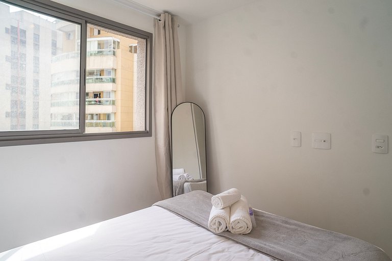 Belo apartamento na Av. Santo Amaro
