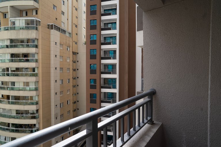 Belo apartamento na Av. Santo Amaro