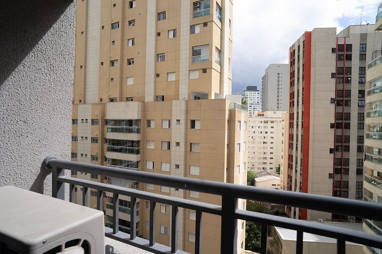 Belo apartamento na Av. Santo Amaro