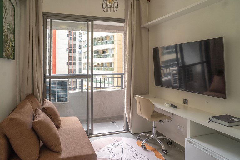 Belo apartamento na Av. Santo Amaro