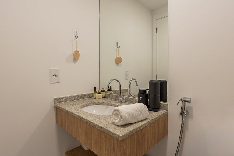Belo studio C/varanda e piscina na Vila Mariana