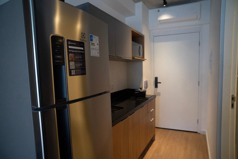 Belo studio C/varanda na Pompéia