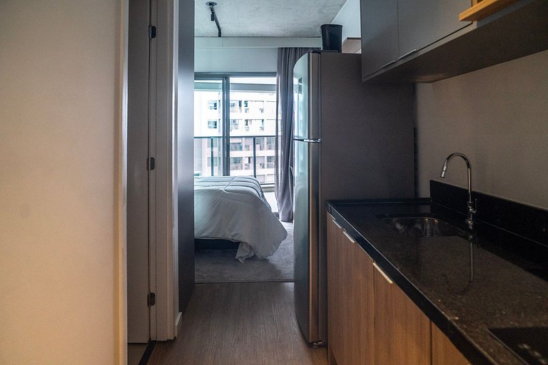 Lindo studio C/varanda na av. Pompéia