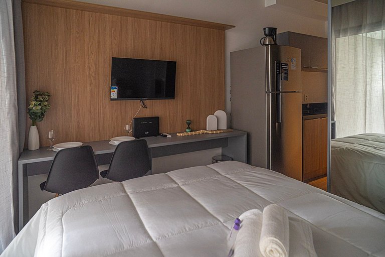 Lindo studio C/varanda na av. Pompéia