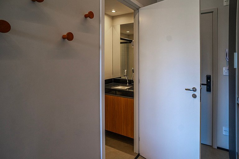 Belo studio C/varanda na Alameda Lorena
