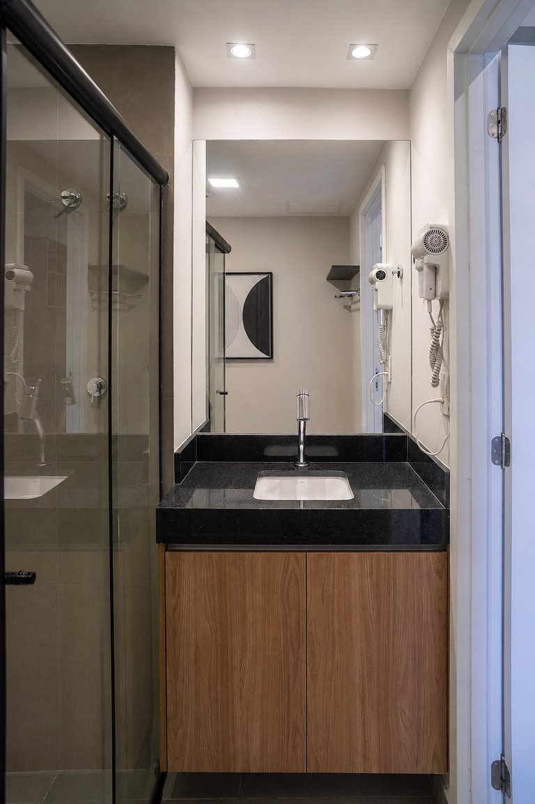 Belo studio C/varanda na Alameda Lorena