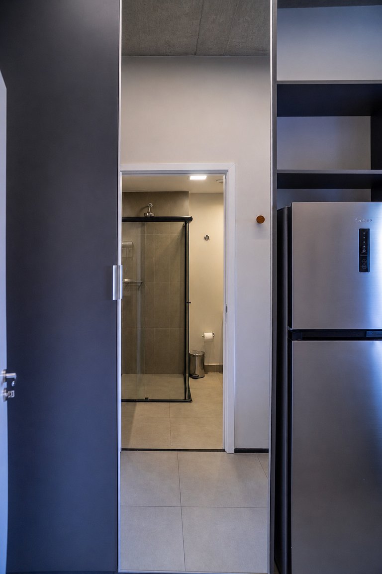 Belo studio C/varanda na Alameda Lorena