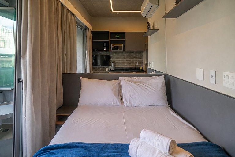 Belo studio C/varanda na Alameda Lorena