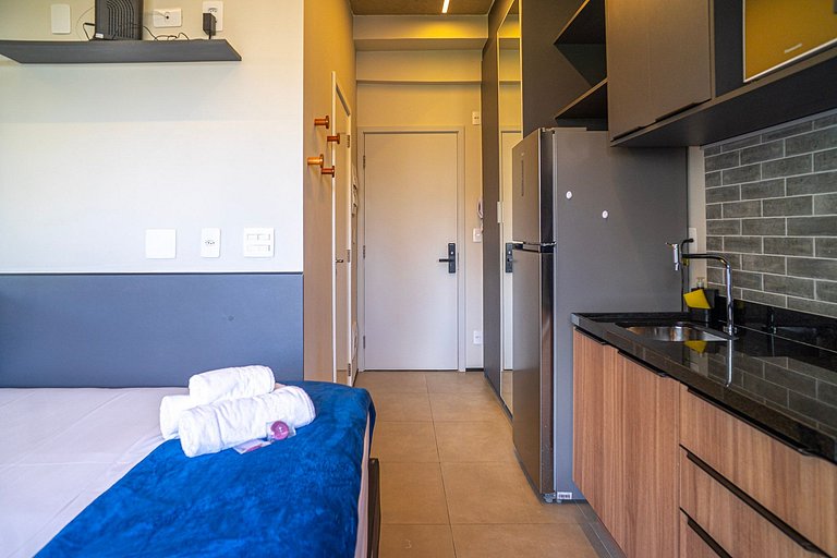 Belo studio C/varanda na Alameda Lorena