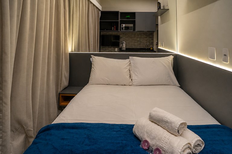 Belo studio C/varanda na Alameda Lorena