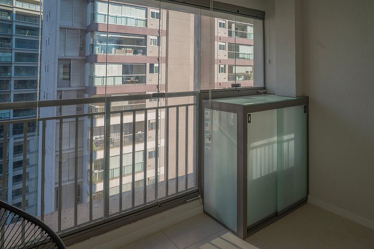 Studio charmoso lado do metrô Vila Madalena