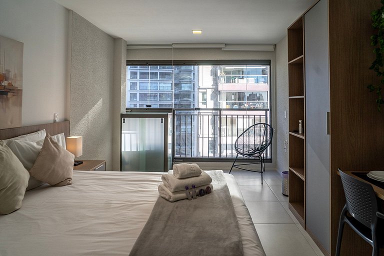 Belo studioC/cama queen na Vila Madalena
