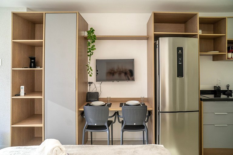 Belo studioC/cama queen na Vila Madalena