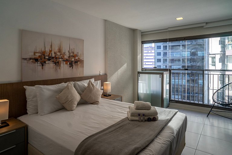 Belo studioC/cama queen na Vila Madalena