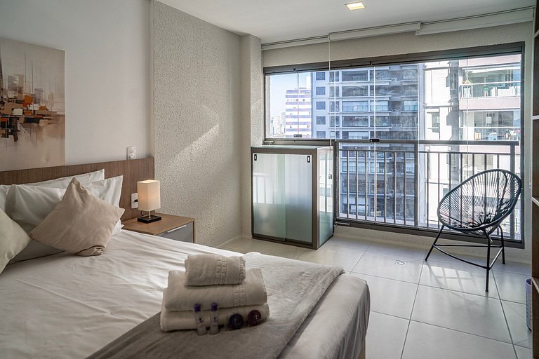 Belo studioC/cama queen na Vila Madalena