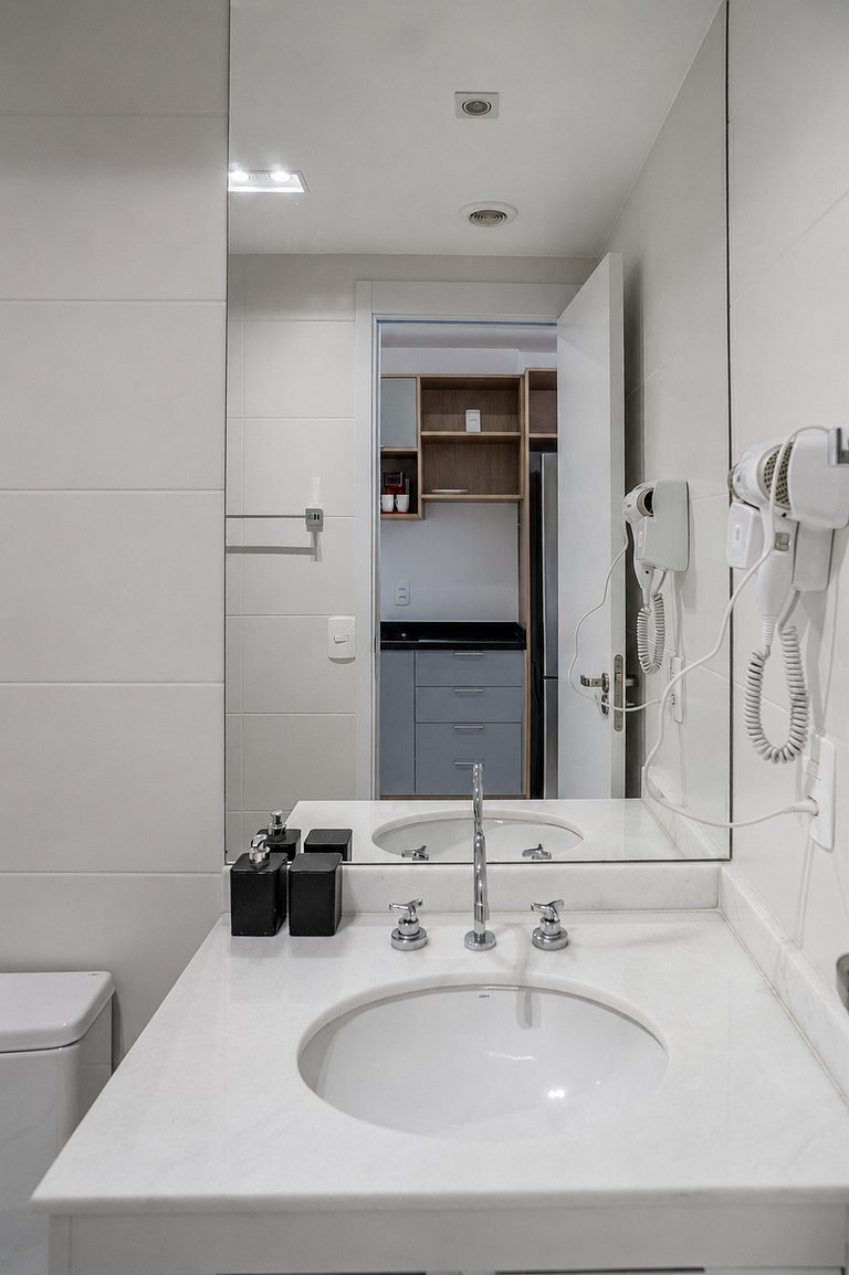 Belo studioC/cama queen na Vila Madalena