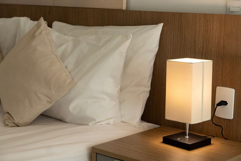 Belo studioC/cama queen na Vila Madalena