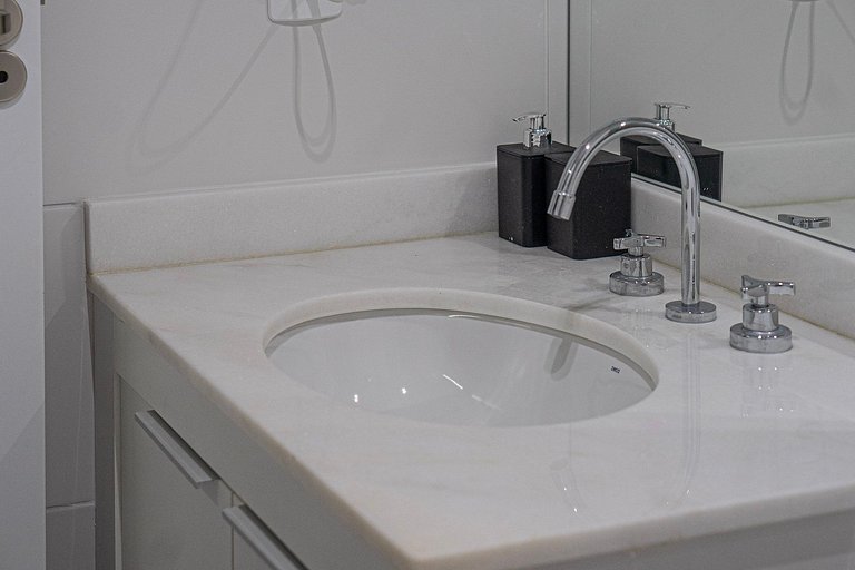 Belo studioC/cama queen na Vila Madalena