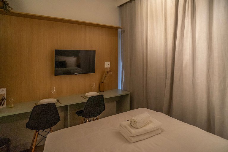 Belo studio C/varanda na Pompéia