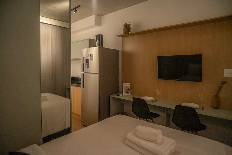 Belo studio C/varanda na Pompéia