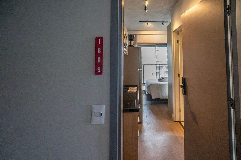 Belo studio C/varanda na Pompéia