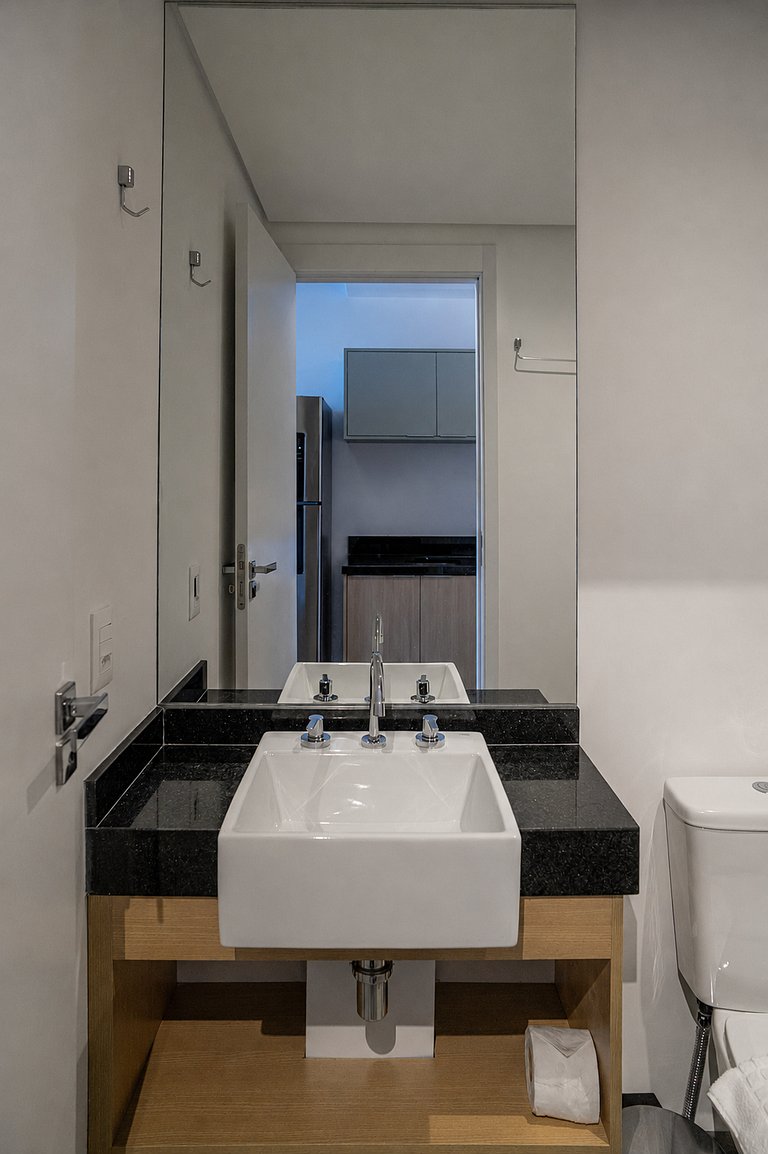Belo studio C/varanda na Pompéia