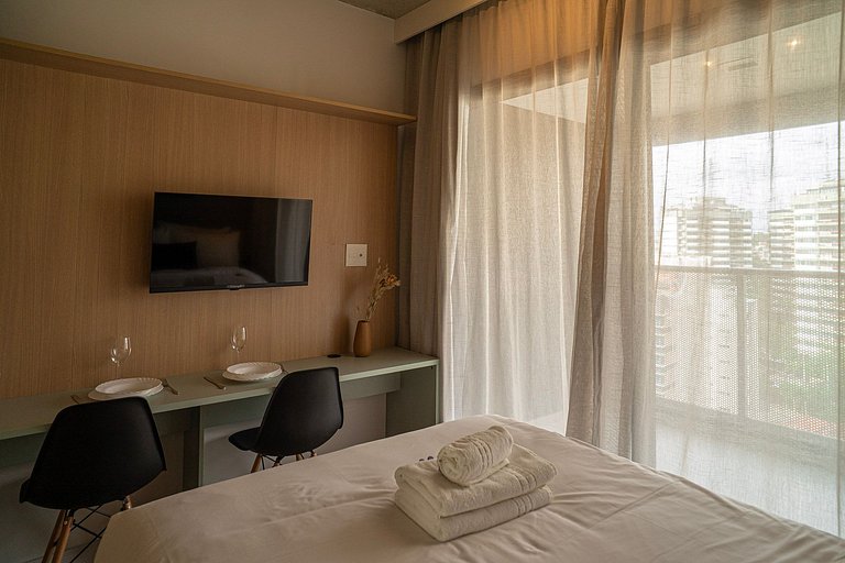 Belo studio C/varanda na Pompéia