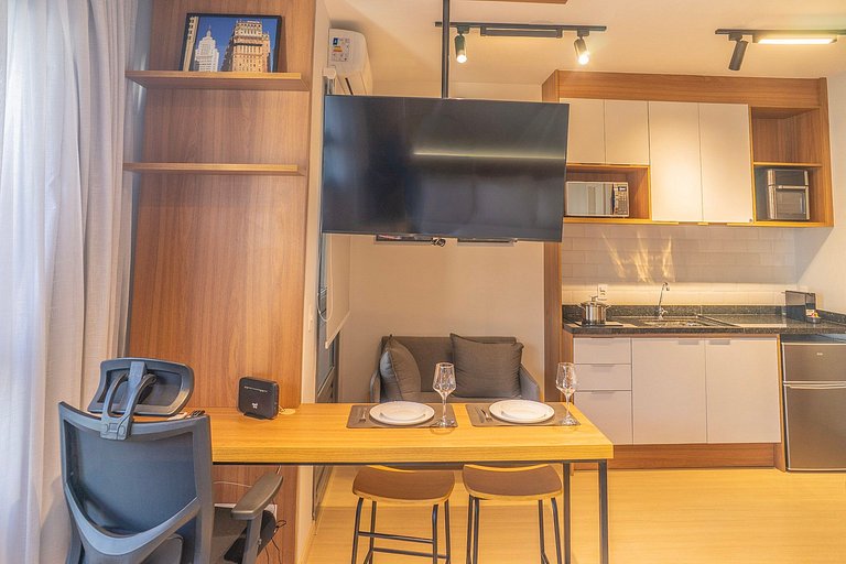Lindo studio em Pinheiros, a 450m do metrô
