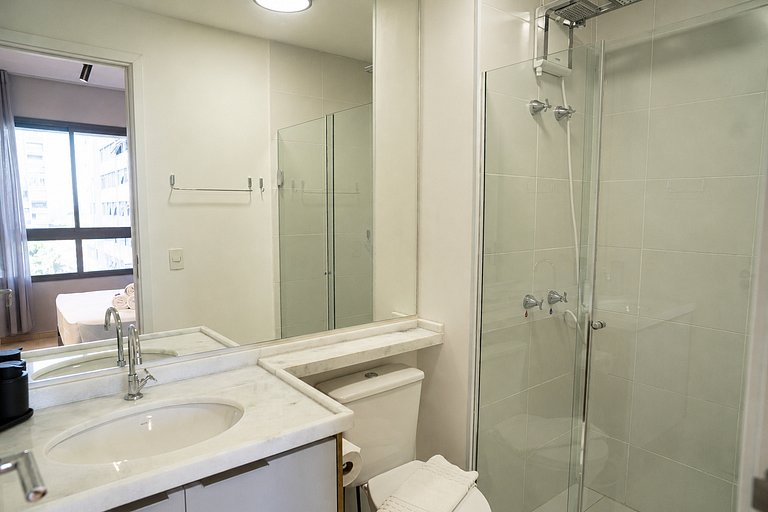 Lindo studio em Pinheiros, a 450m do metrô