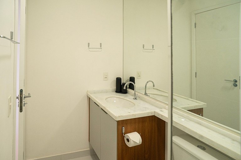 Lindo studio em Pinheiros, a 450m do metrô