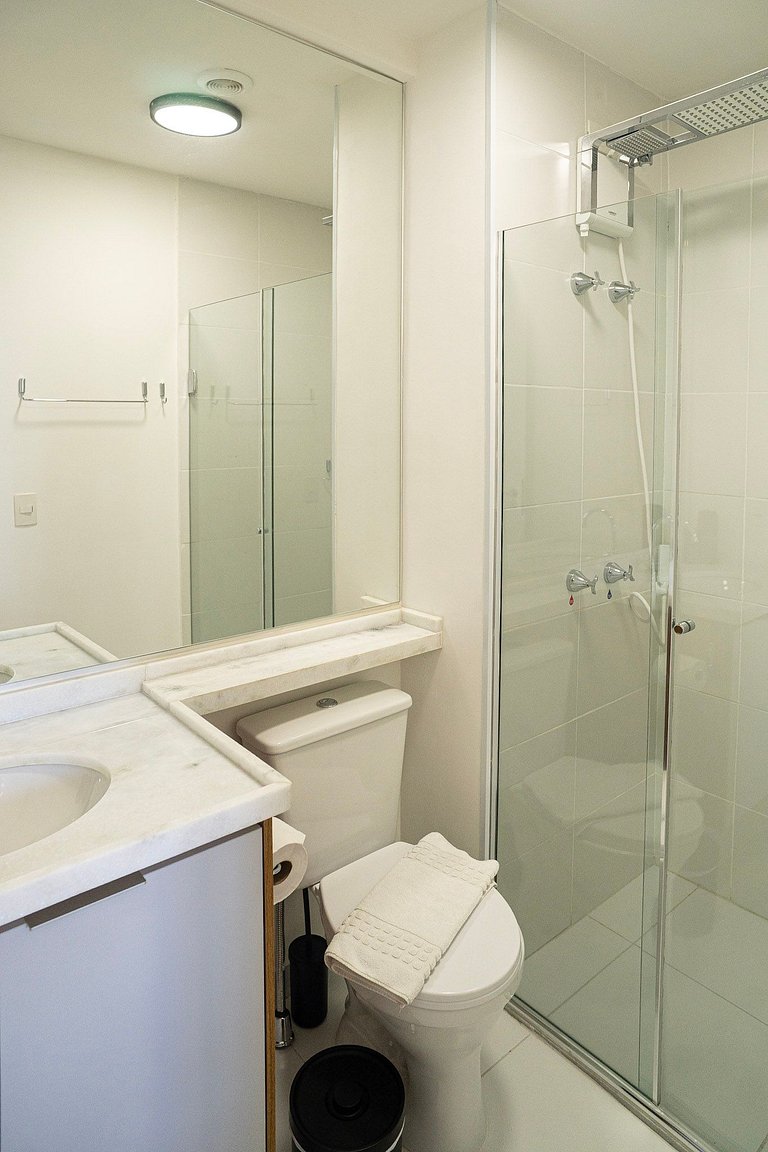 Lindo studio em Pinheiros, a 450m do metrô