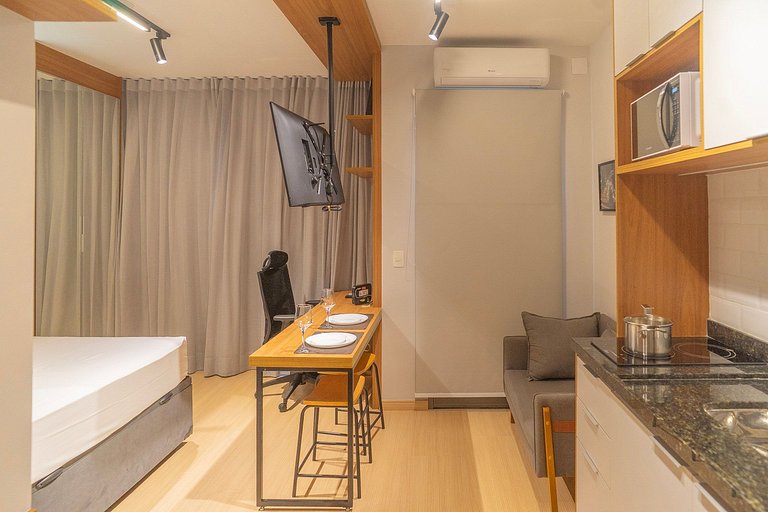 Lindo studio em Pinheiros, a 450m do metrô
