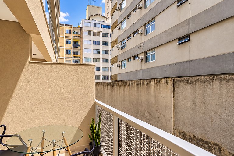 Augusta |  Piscina e academia prox Av Paulista